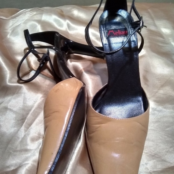 Black/ tan heela - Picture 2 of 4